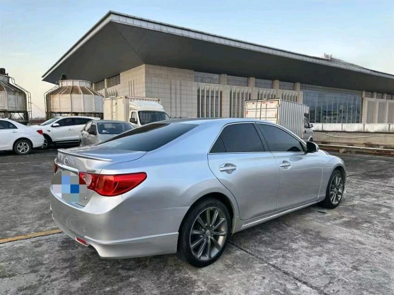 东莞13年丰田锐志7