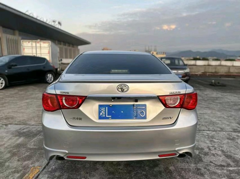 东莞13年丰田锐志9