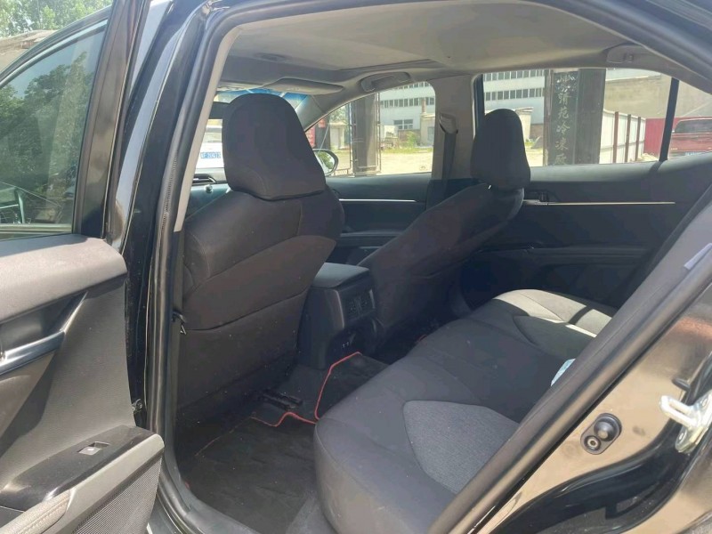 保定19年丰田凯美瑞6