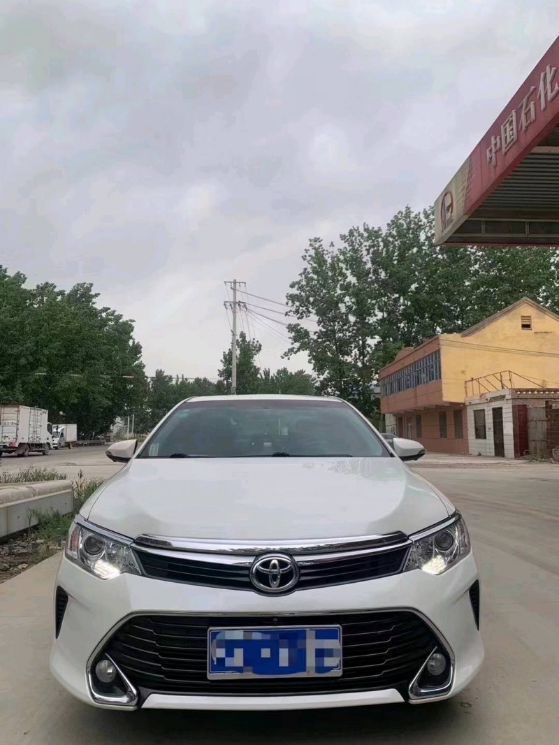 北京17年丰田凯美瑞1