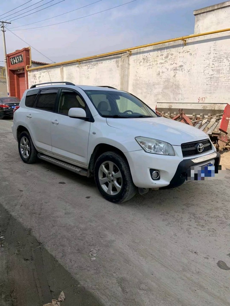 保定12年丰田锐志2