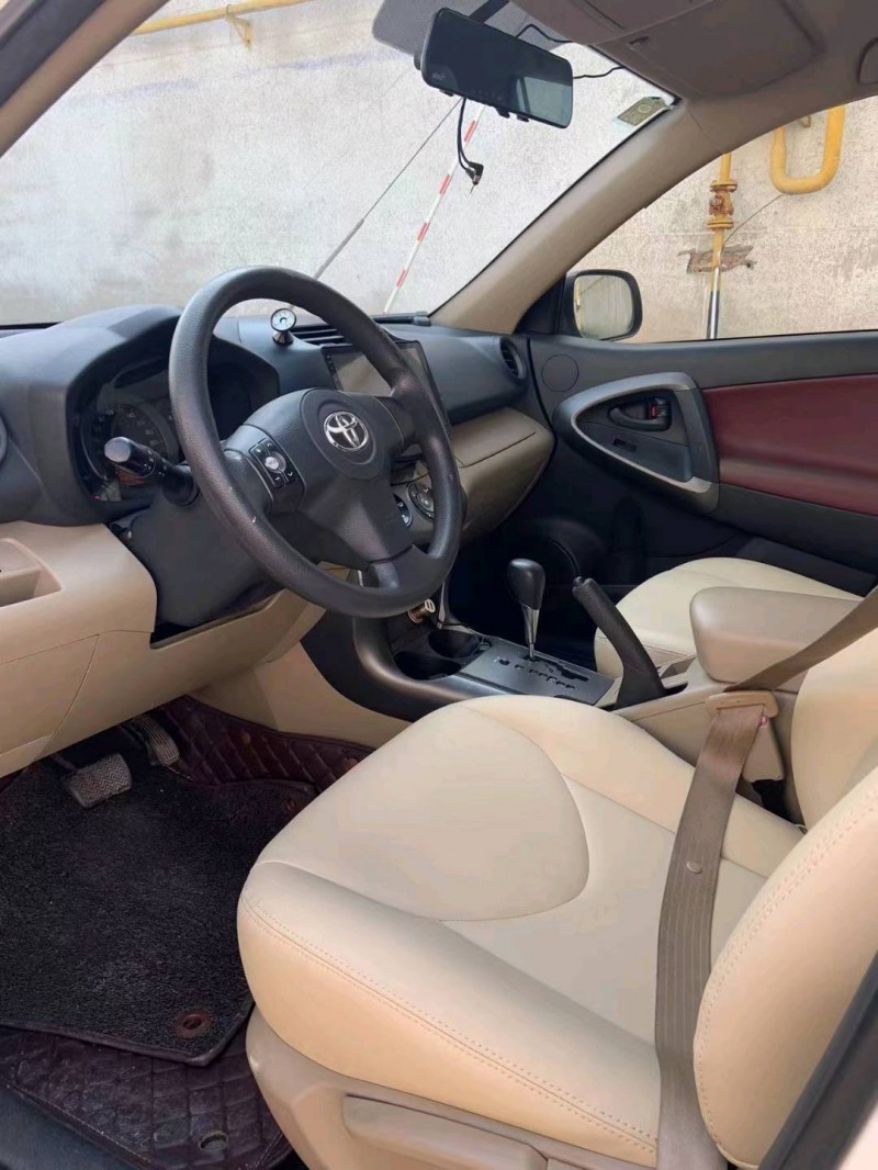 保定12年丰田锐志4