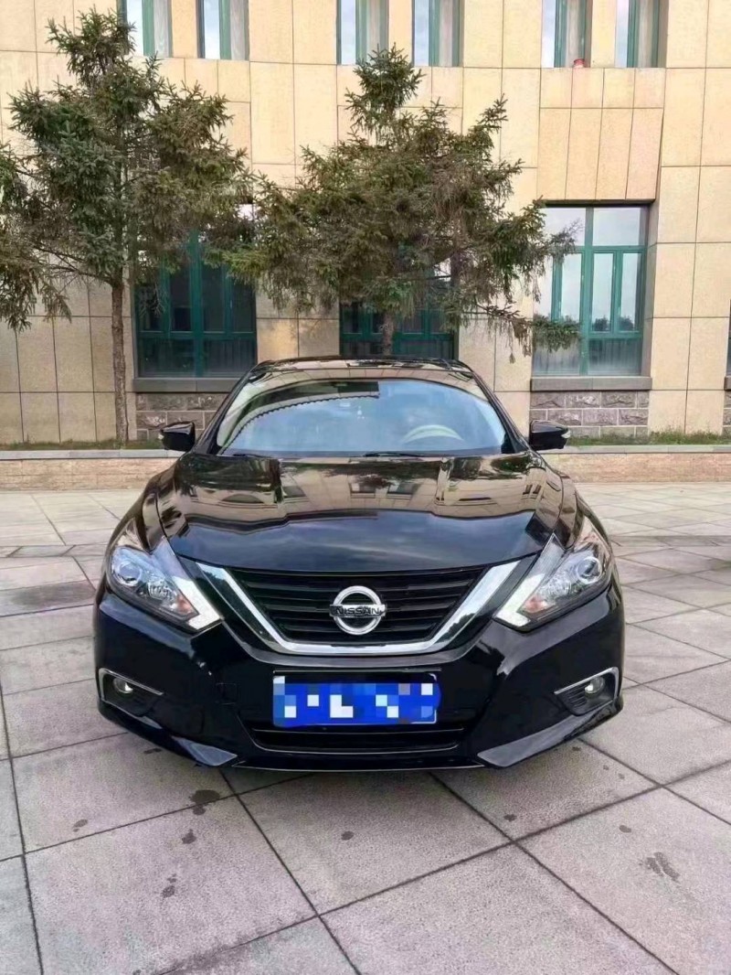 北京18年日产天籁8