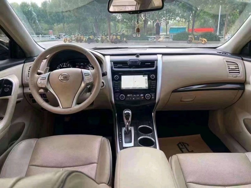 北京18年日产天籁5