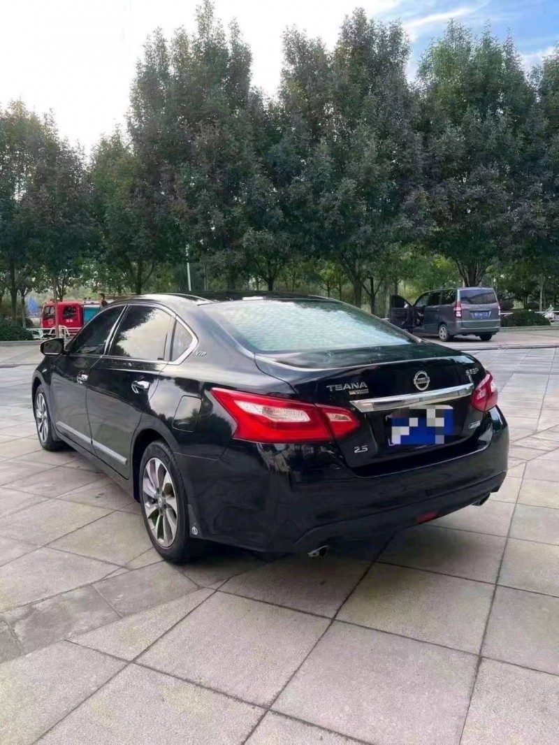 北京18年日产天籁3