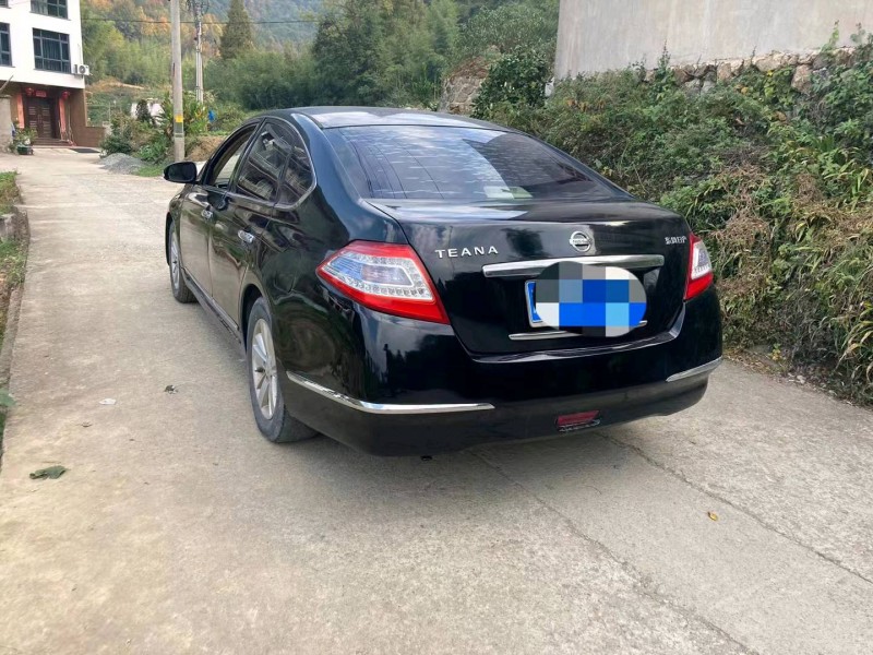嘉興12年日產天籟5