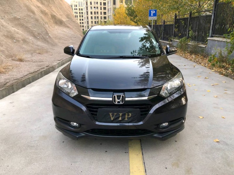 青岛16年本田缤智8