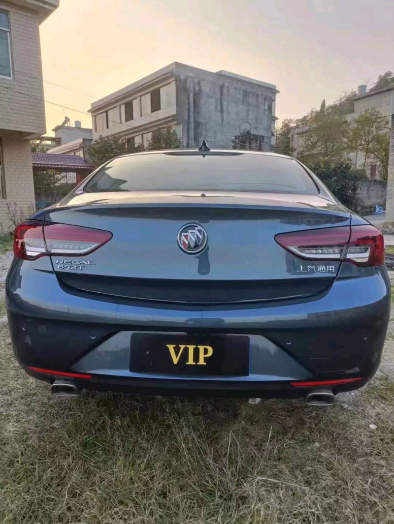 安顺22年别克君威8