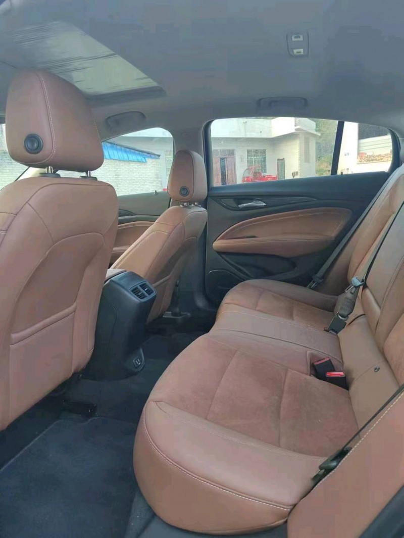 安顺22年别克君威5