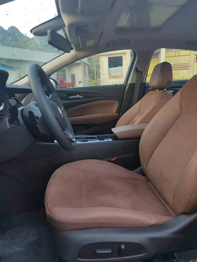 安顺22年别克君威6