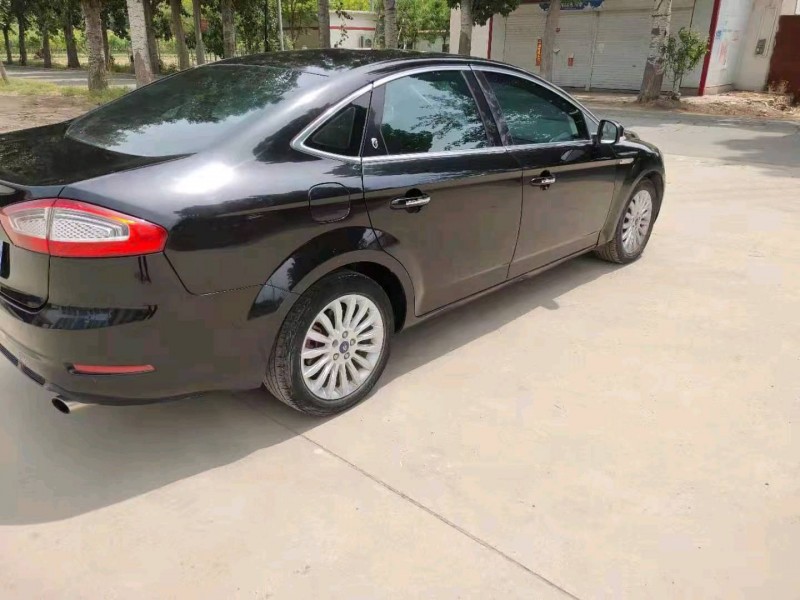 保定12年福特蒙迪欧-致胜8