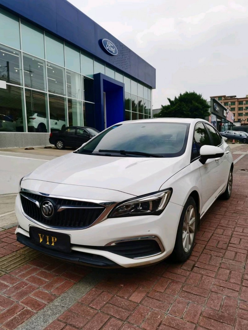 东莞18年别克威朗8