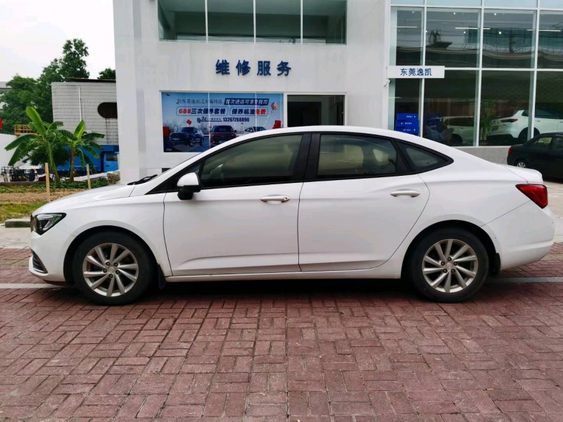 东莞18年别克威朗6