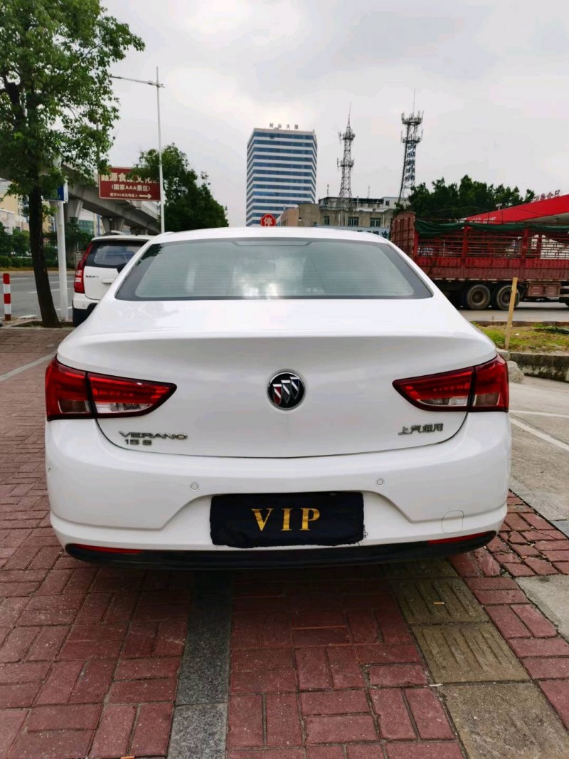 东莞18年别克威朗1