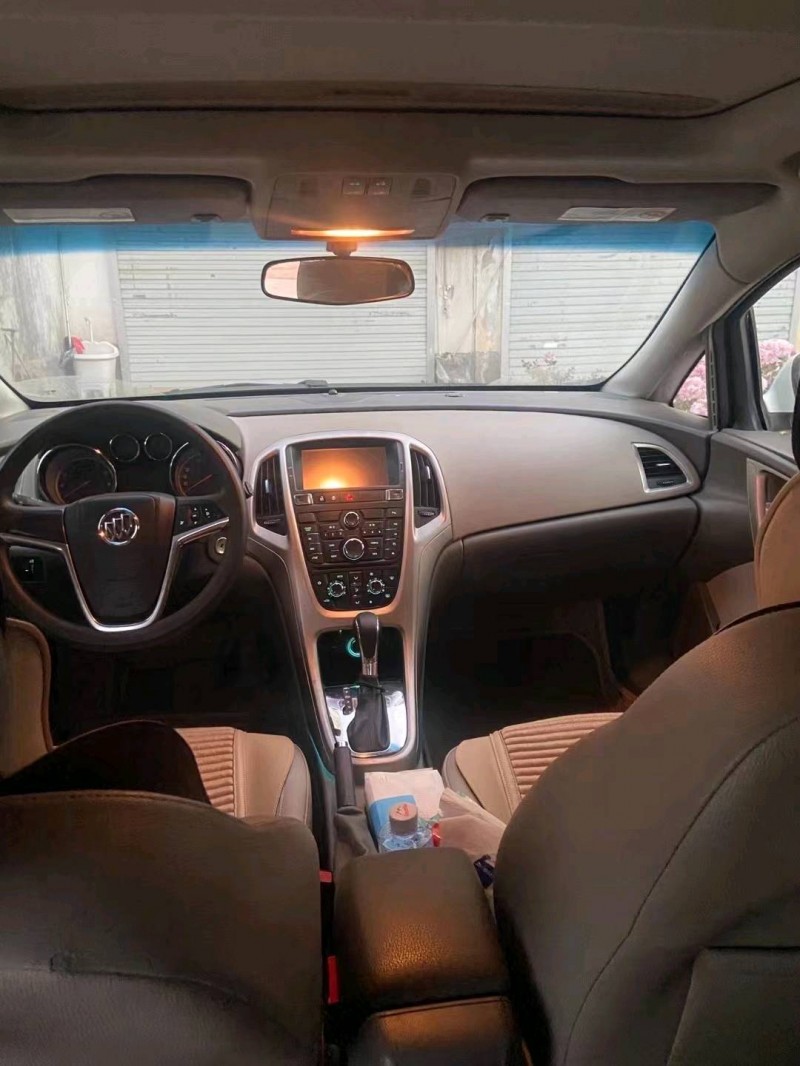 北京13年别克英朗6