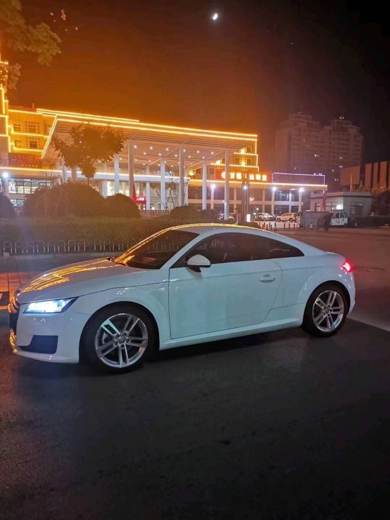 北京16年奥迪TT1