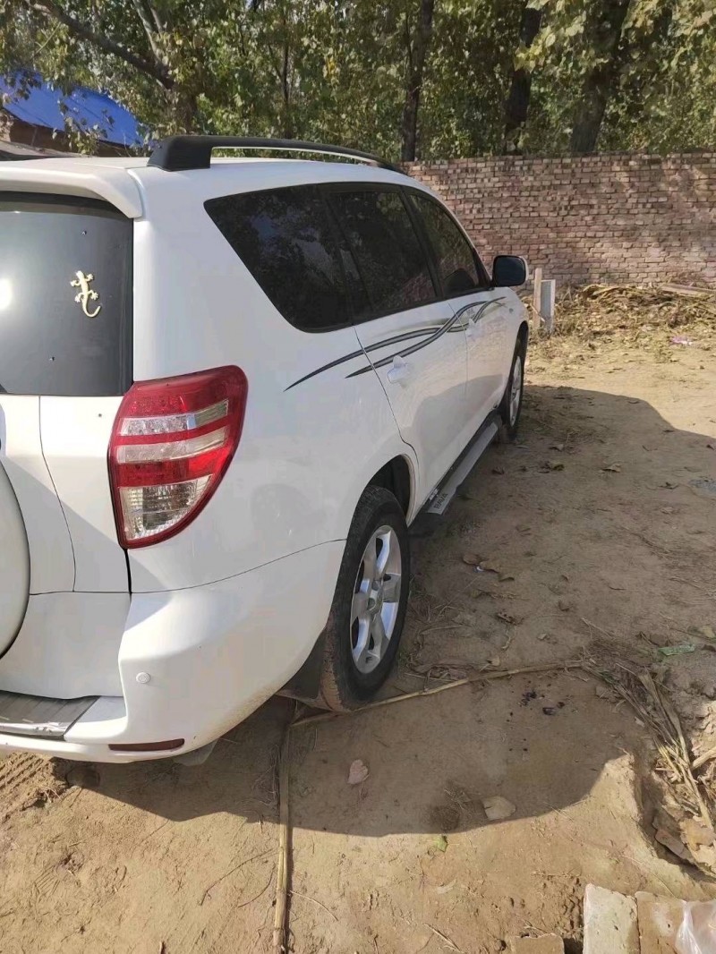 北京12年丰田RAV45