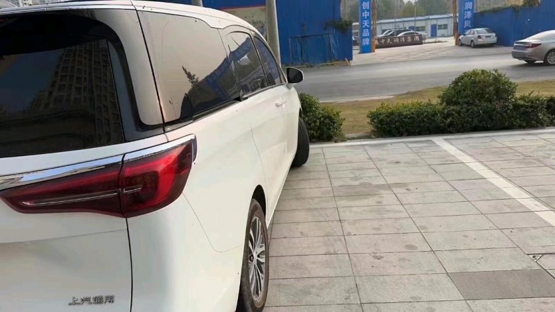 北京21年别克GL84