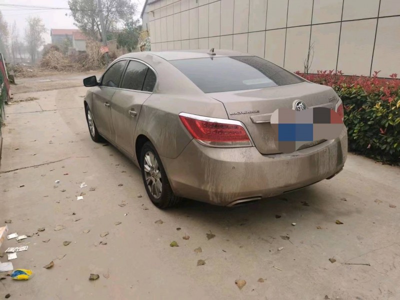 北京10年别克君越8