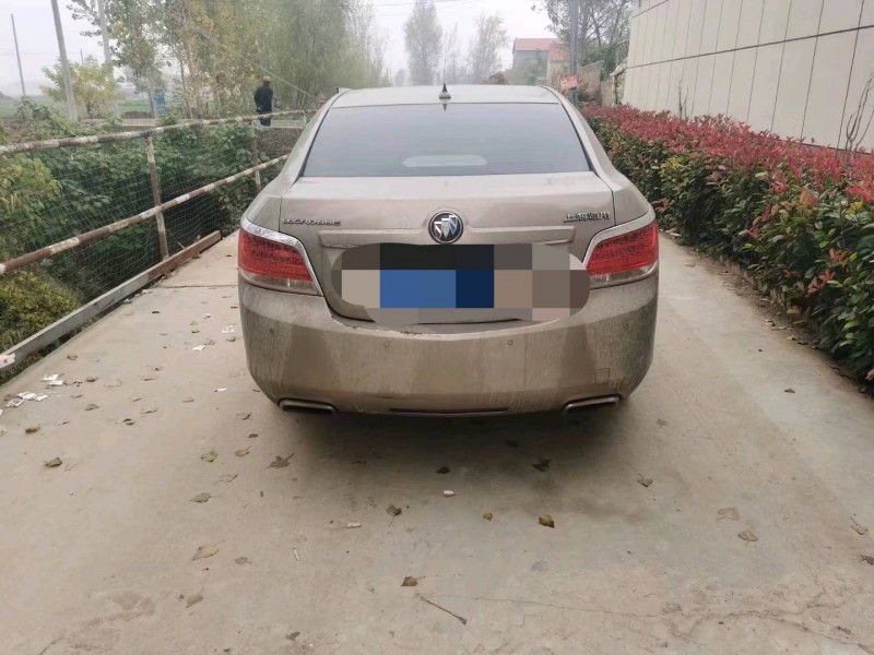 北京10年别克君越9