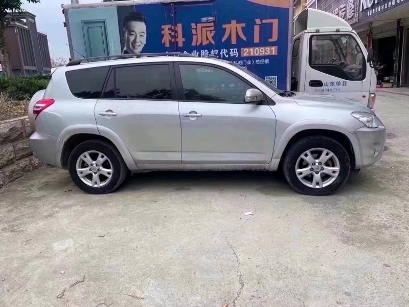 北京12年丰田RAV44