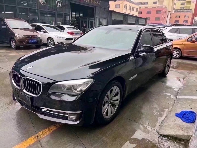 北京13年宝马7系8