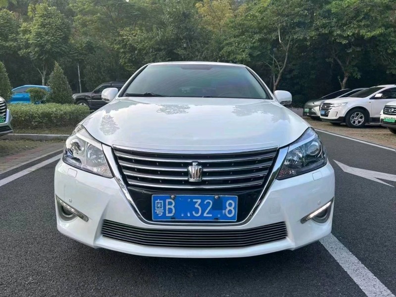 广州13年丰田皇冠1