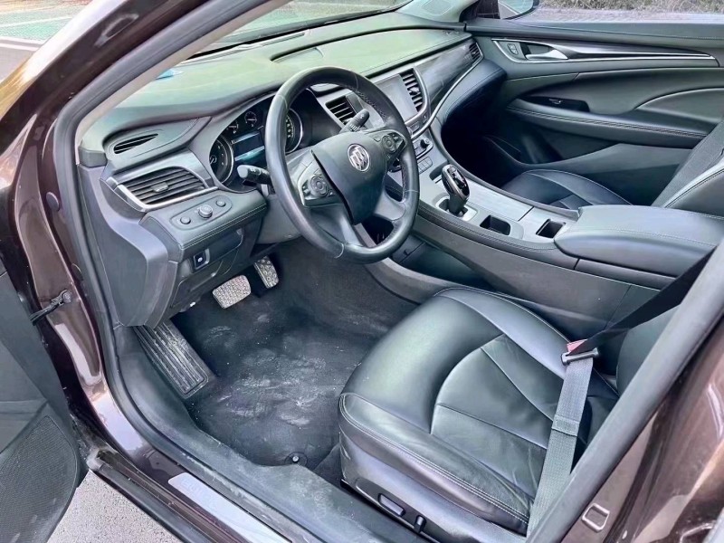 成都17年别克君越5