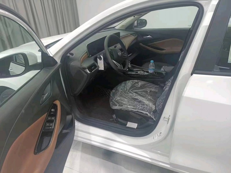 成都22年别克威朗3