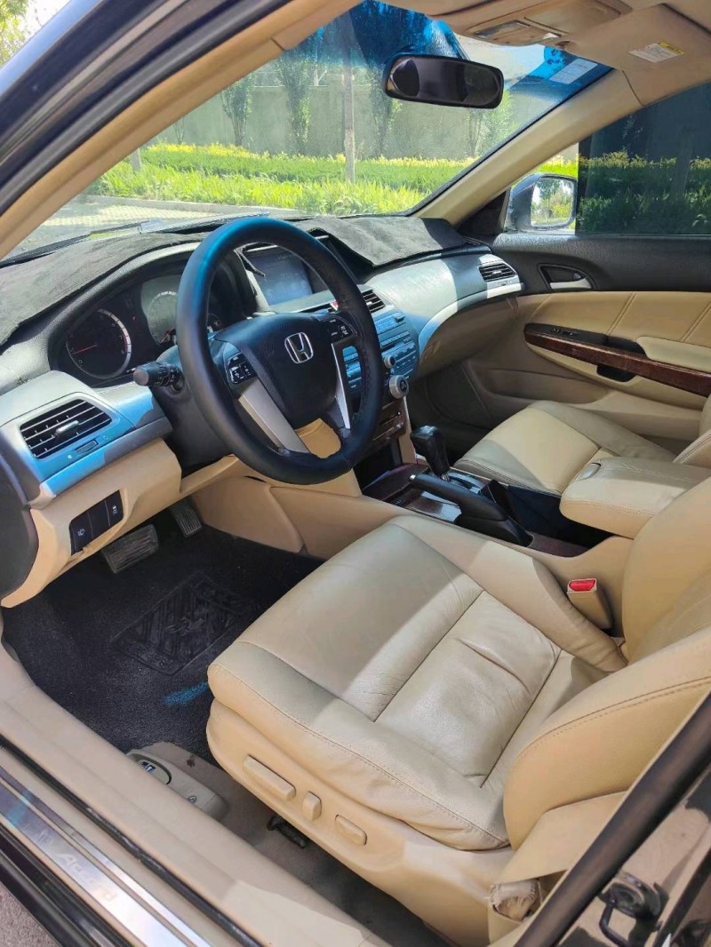 聊城11年本田雅阁5