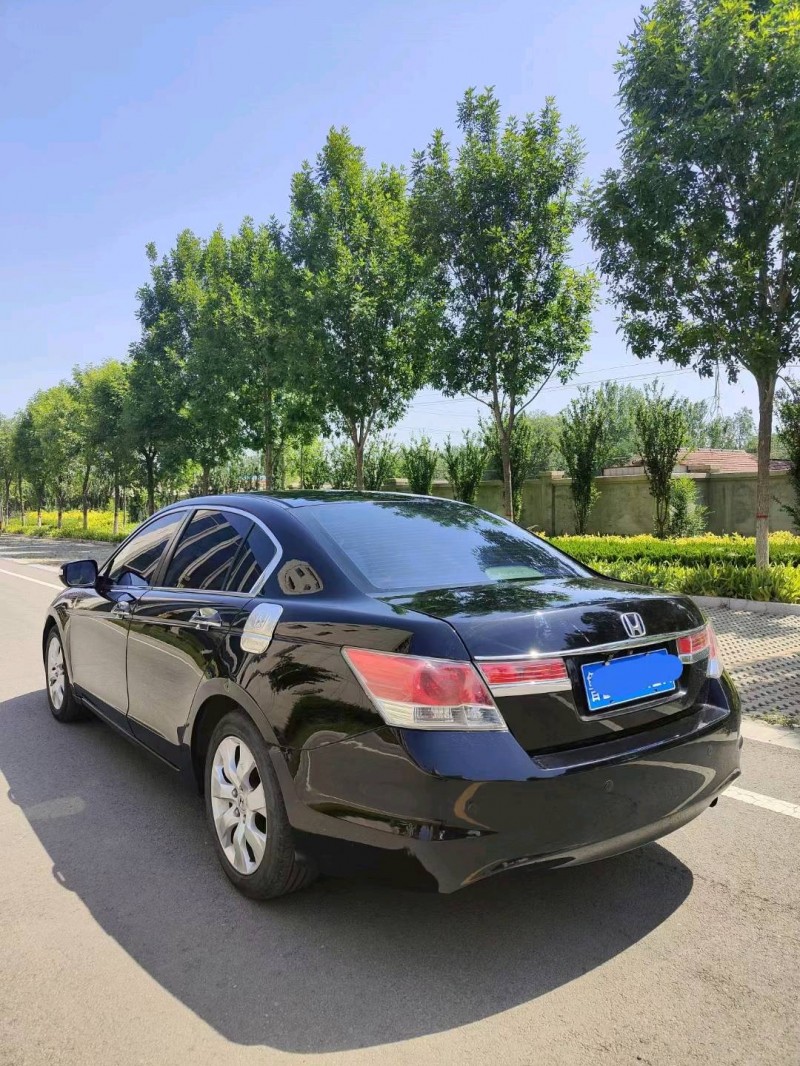 聊城11年本田雅阁2