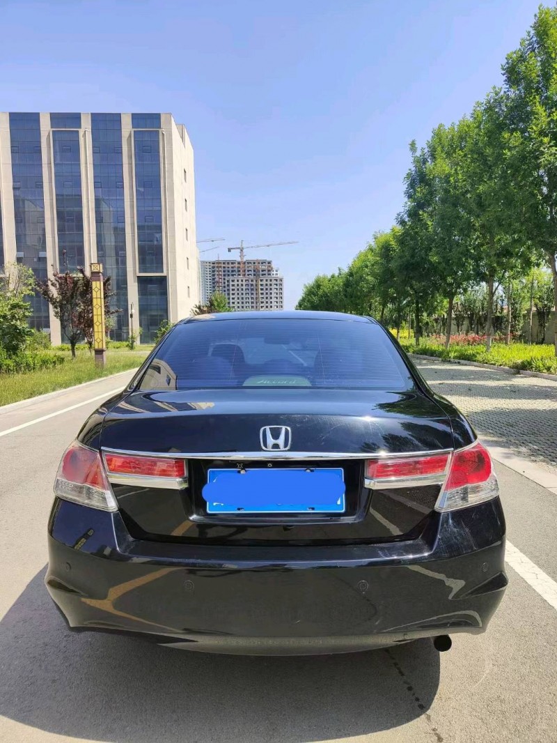 聊城11年本田雅阁1