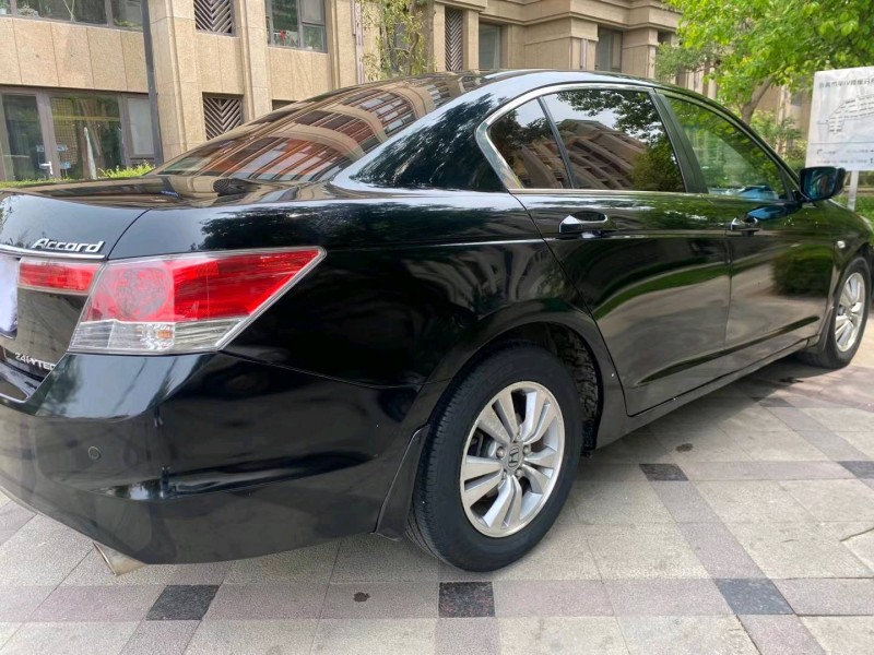 青岛10年本田雅阁1