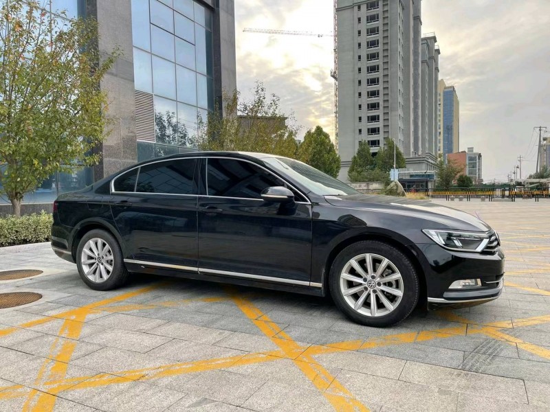 济宁19年大众迈腾5