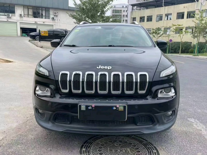 广州16年Jeep自由光1