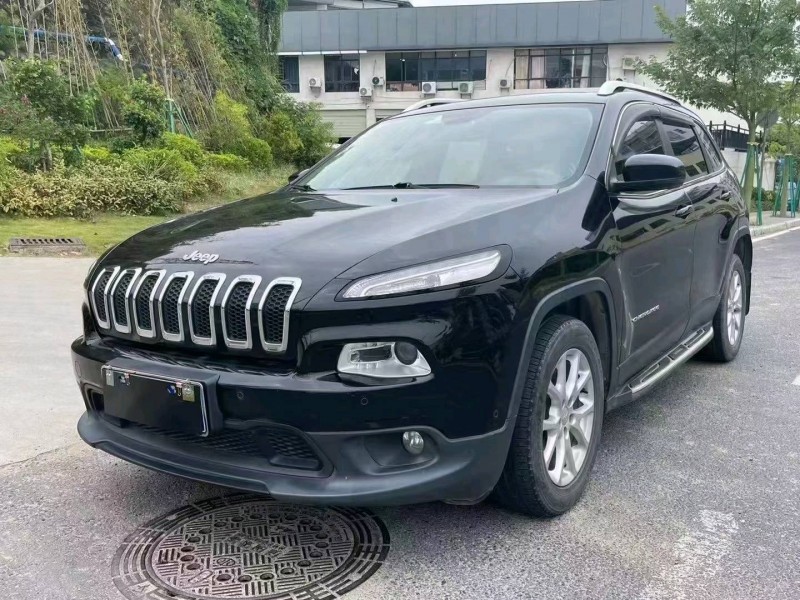 广州16年Jeep自由光2
