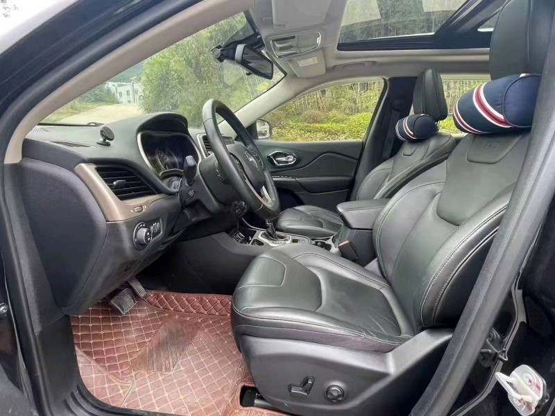 广州16年Jeep自由光9