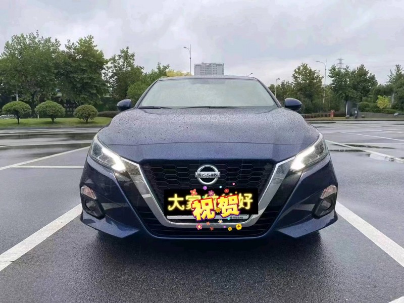 武汉21年日产天籁1