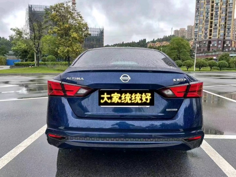 武汉21年日产天籁3