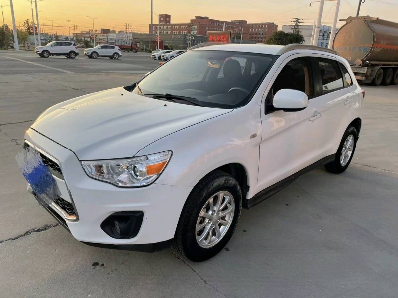 保定15年三菱劲炫2