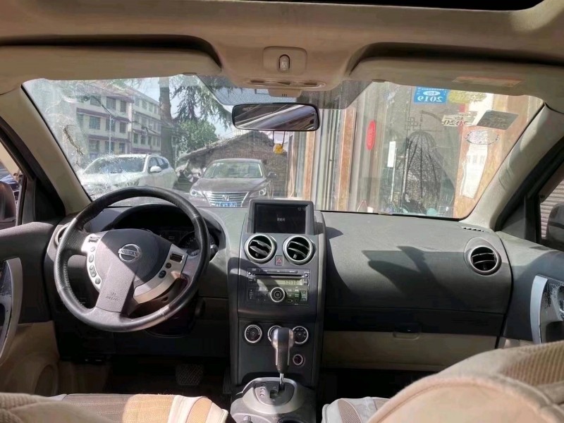 济南12年日产逍客3