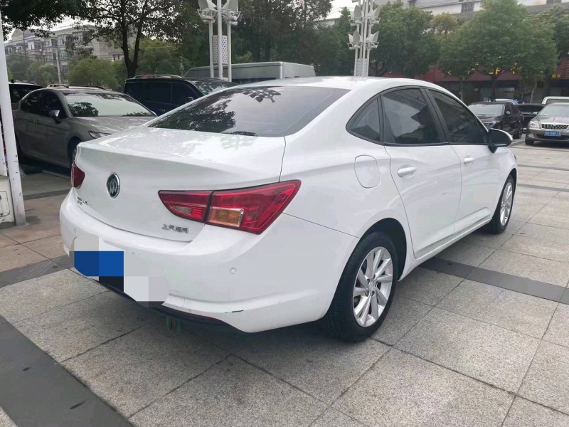 苏州17年别克威朗8