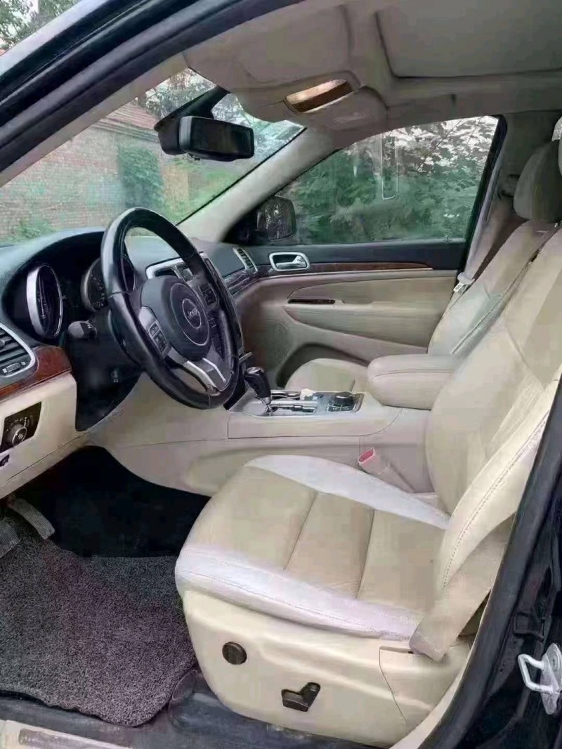 北京11年Jeep大切诺基4