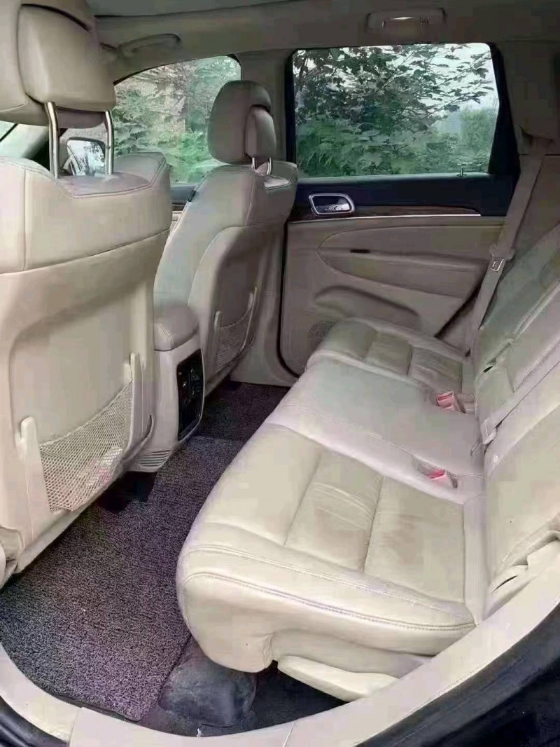 北京11年Jeep大切诺基5