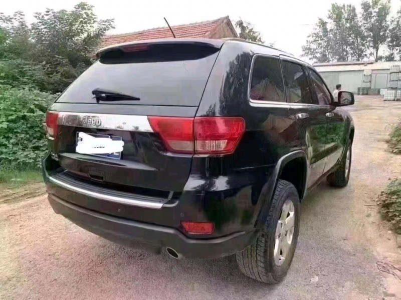 北京11年Jeep大切诺基8