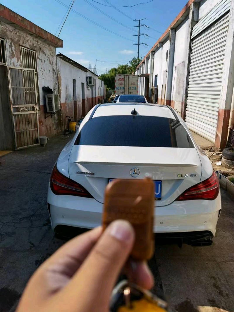 邯郸17年奔驰CLA9