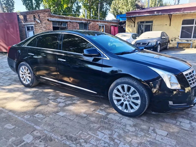 保定13年凯迪拉克XTS3