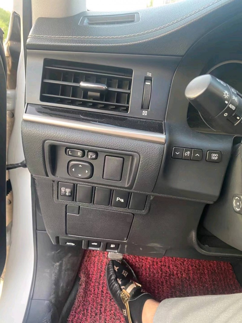 北京13年雷克萨斯ES2