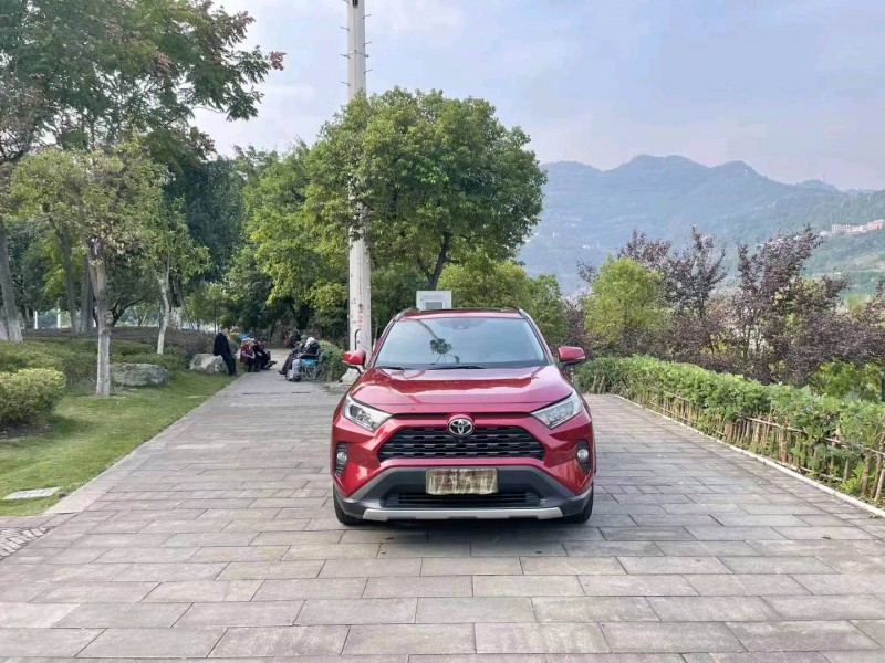 重庆20年丰田RAV47