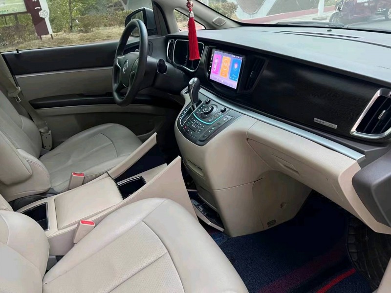 东营12年别克GL82